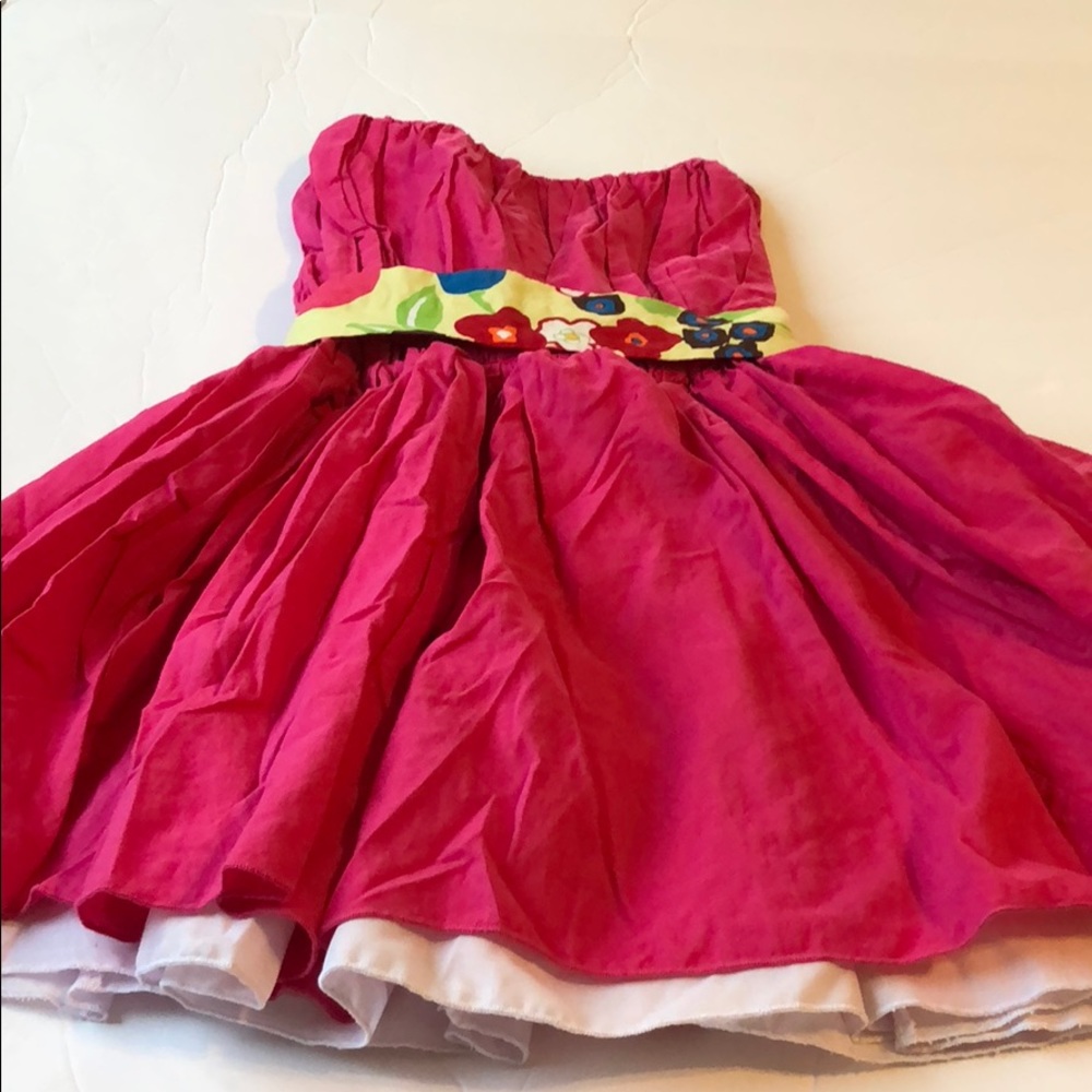 Girls pink dress.